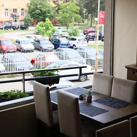 קרגיובאק Garni Hotel Ema מראה חיצוני תמונה