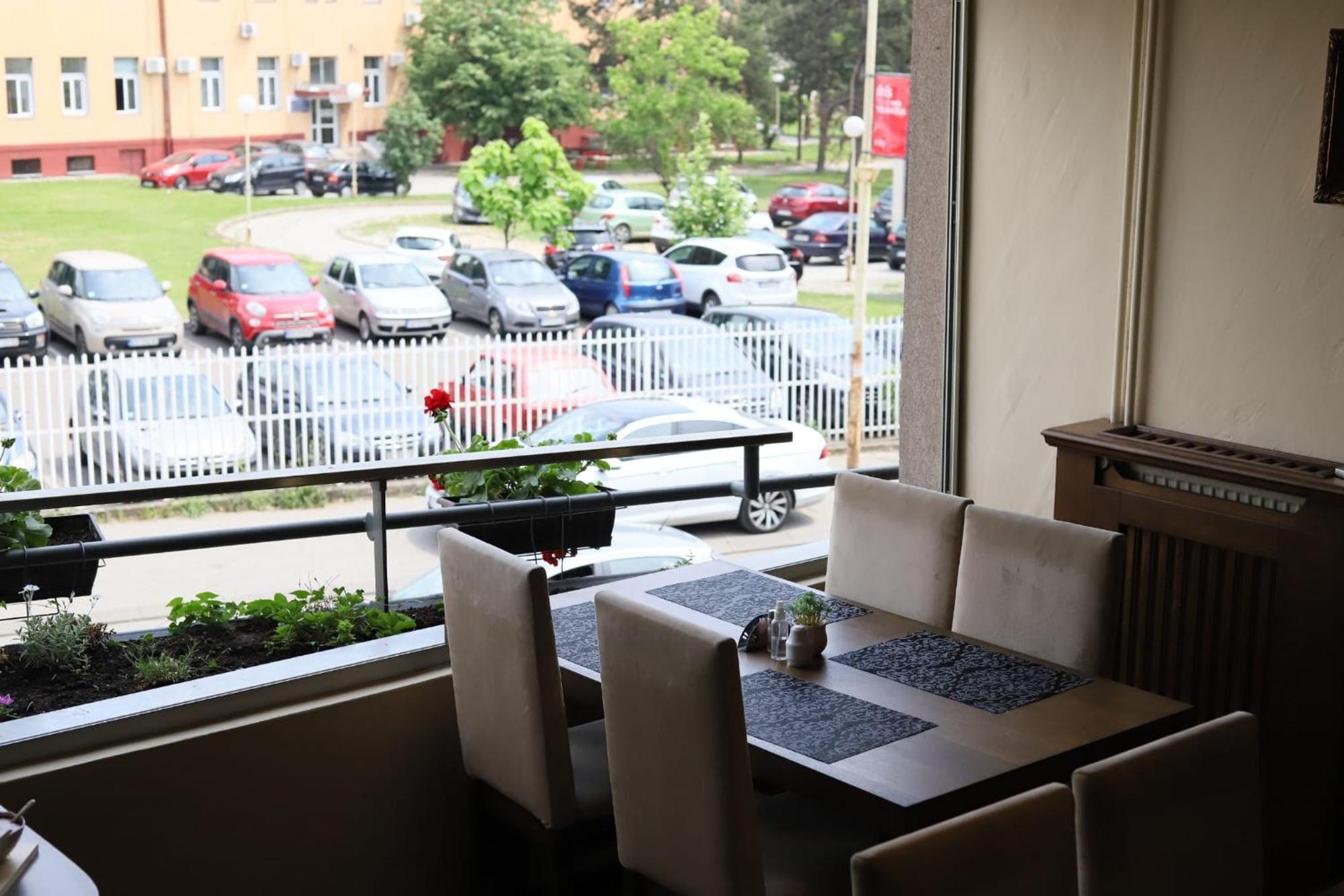קרגיובאק Garni Hotel Ema מראה חיצוני תמונה