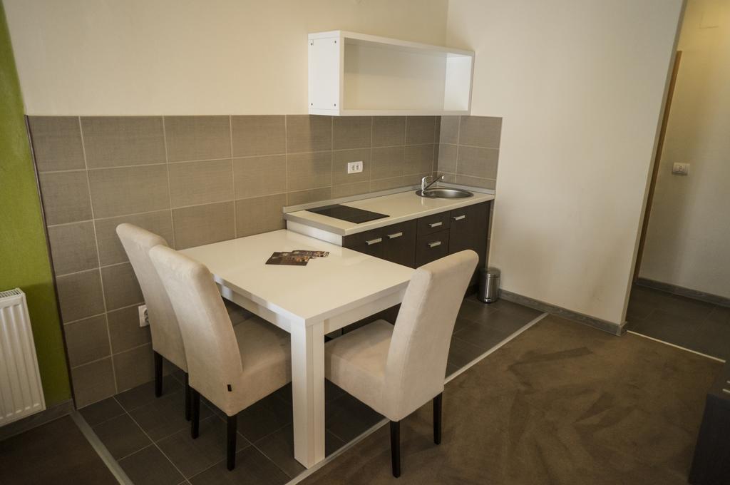 קרגיובאק Garni Hotel Ema מראה חיצוני תמונה